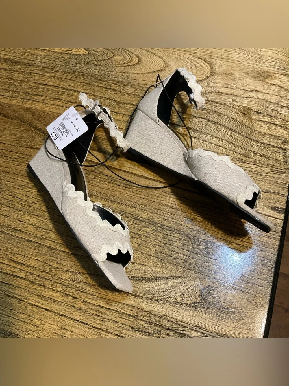 NWT Liz Claiborne Babbler Wedge Sandals, size 9, color: sand.